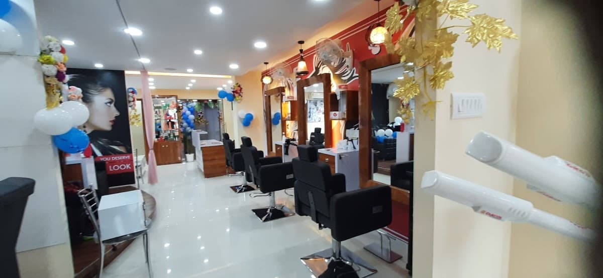 ORGANIC "A Family Salon"