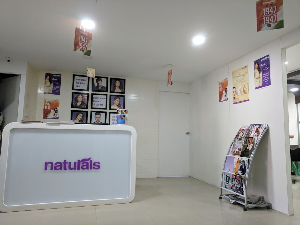 Naturals Salon