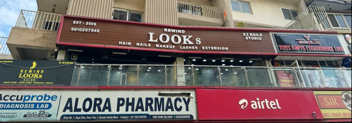 Rewind Looks Salon
