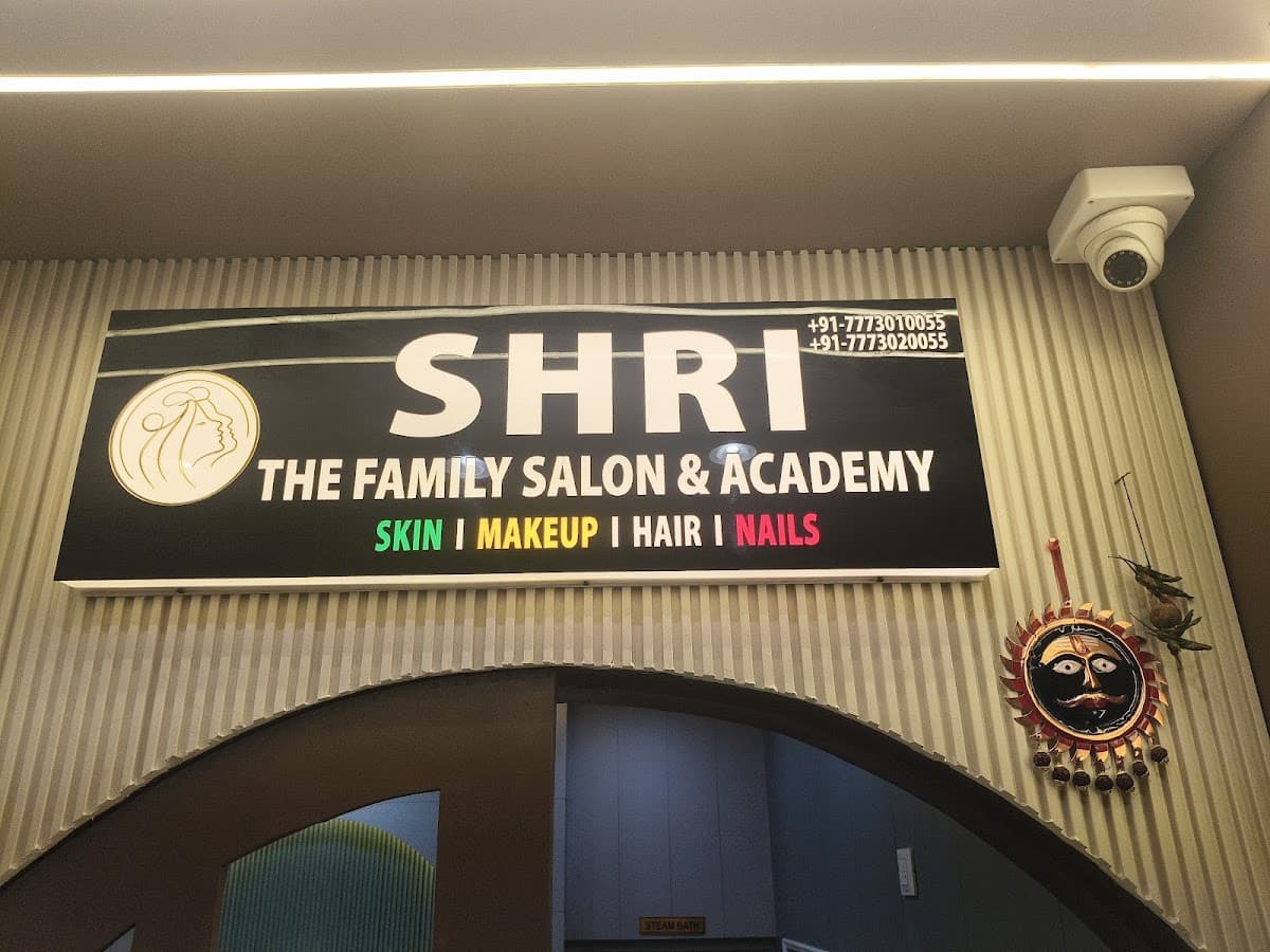 Shri Family Salon