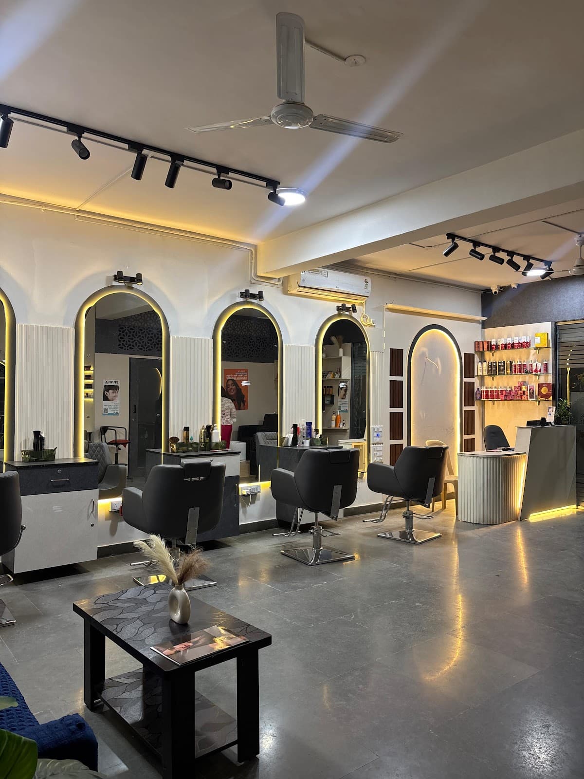 Kitties Unisex Salon
