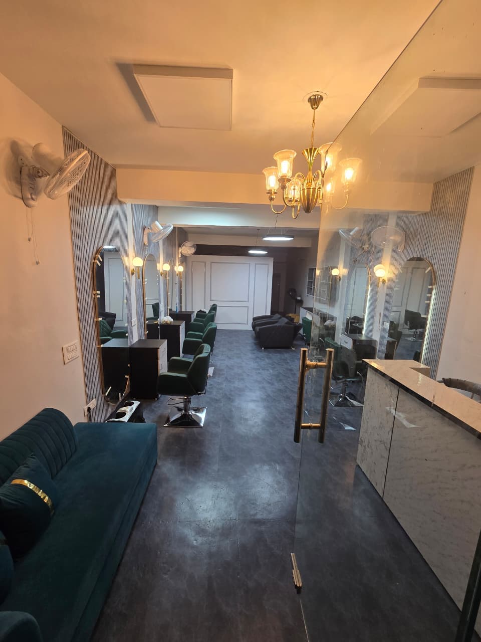 Shubh Aura Unisex Salon