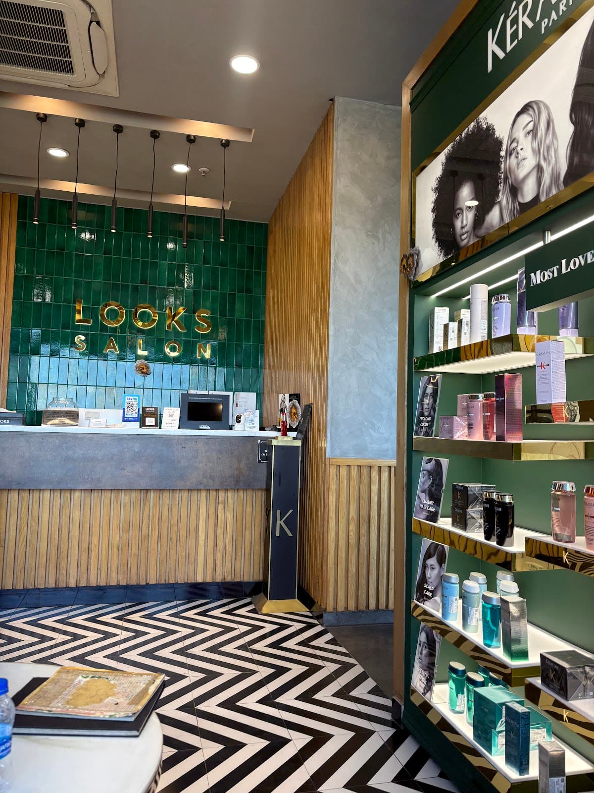 Looks Salon, Cleo County, Sector 121, Noida