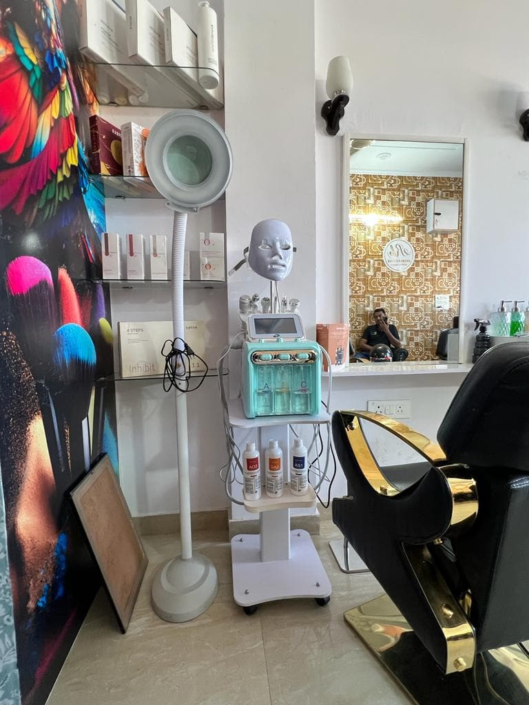 RK Makeup Studio And Academy Unisex Salon