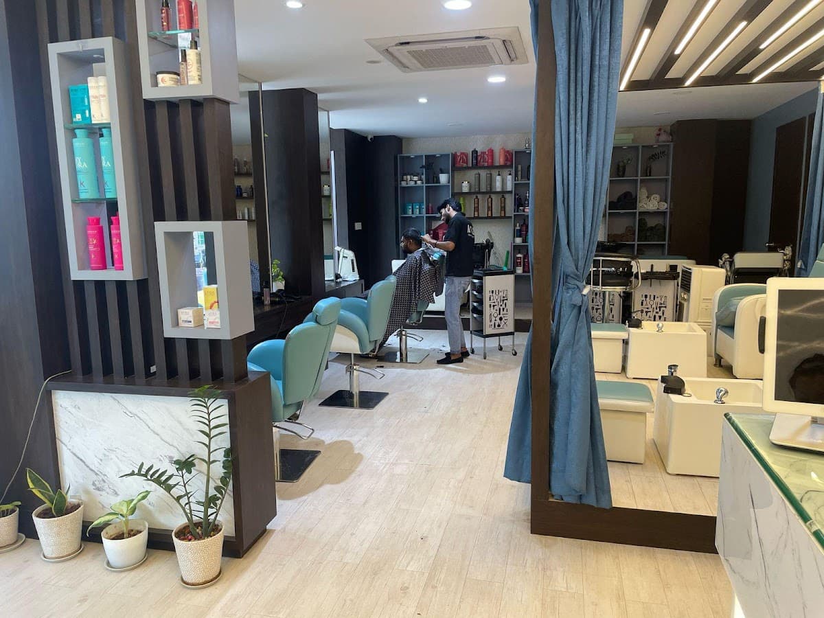 Aura Unisex Salon