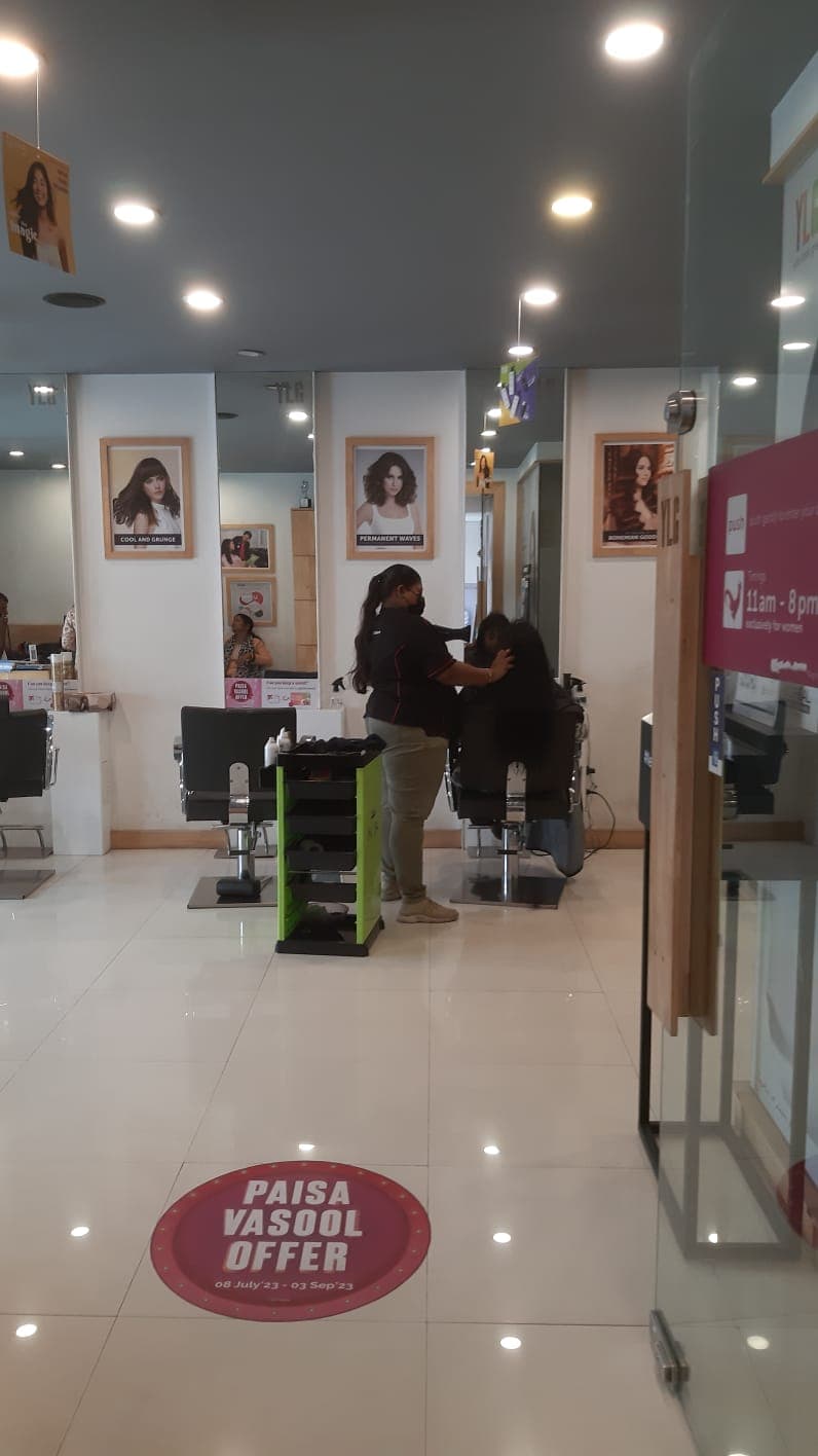 YLG Salon / Chandra Layout