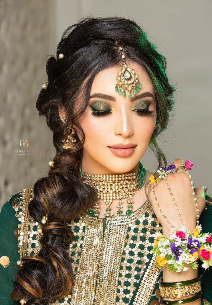 Meenakshi Dutt Makeovers Noida | Best Makeup Artist & Academy in Noida