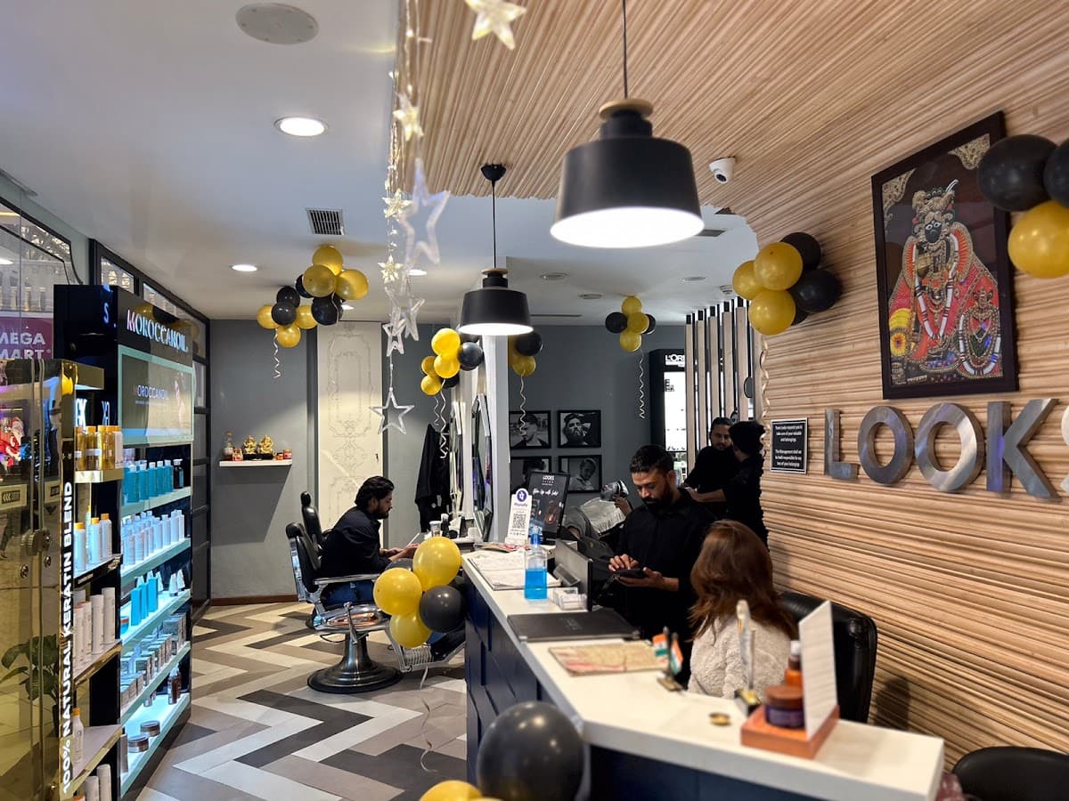 Looks Salon, Greater Noida - Unisex Salon