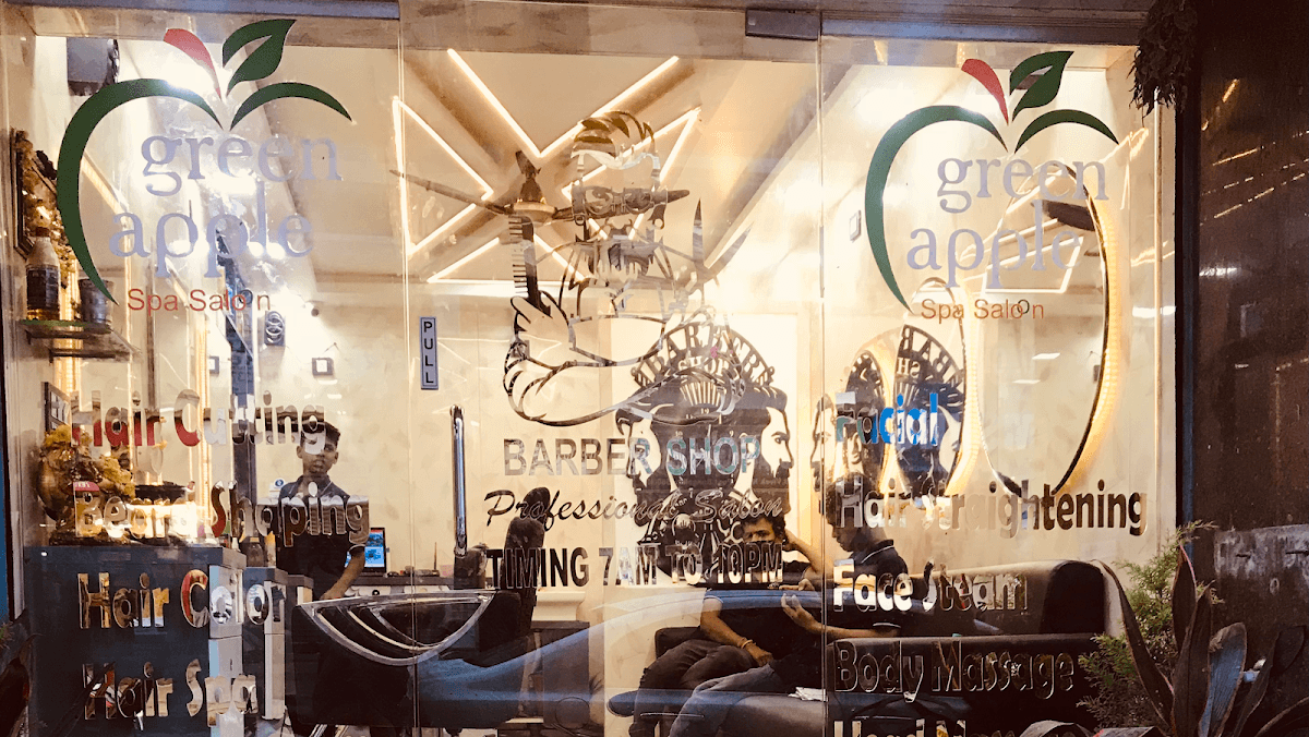 Sola men’s saloon