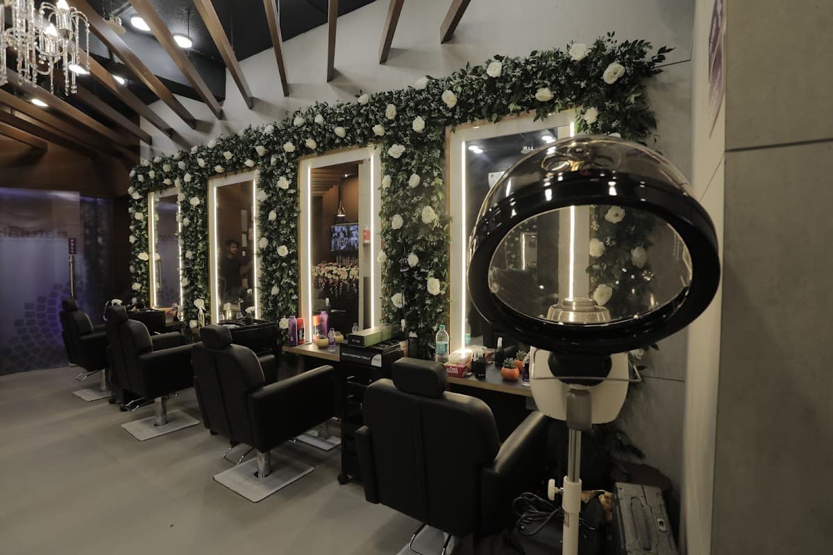 Naturals Salon