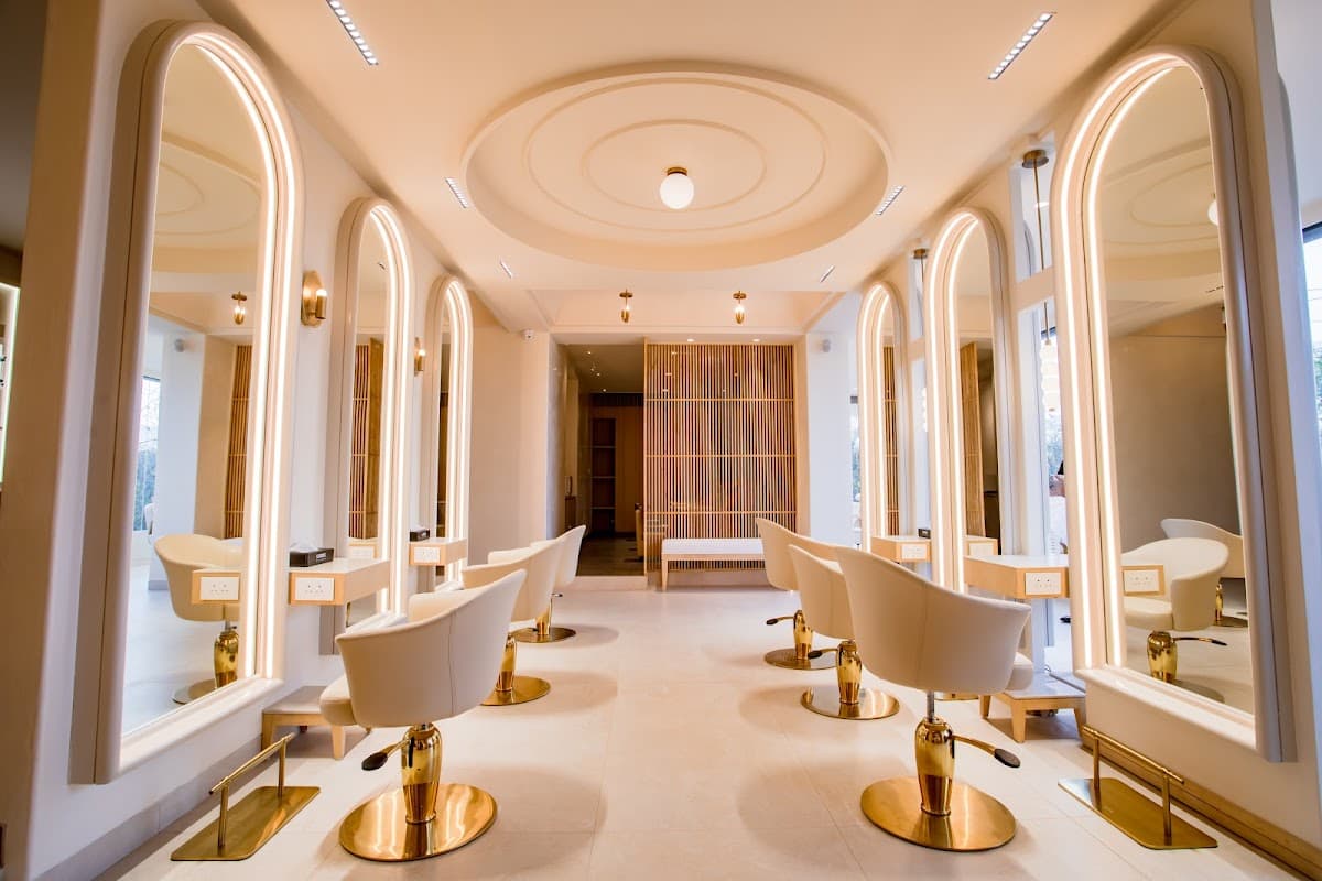 Looks Salon – Best Unisex Salon in Ranchi