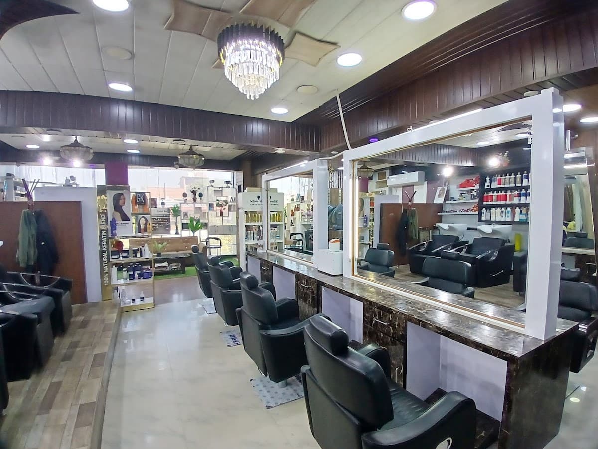 P7 Star Smart Unisex Salon & Academy - Bridal Makeup in Dehradun | Hair Color | Nail Extension | Hair Extension | Eyelashes