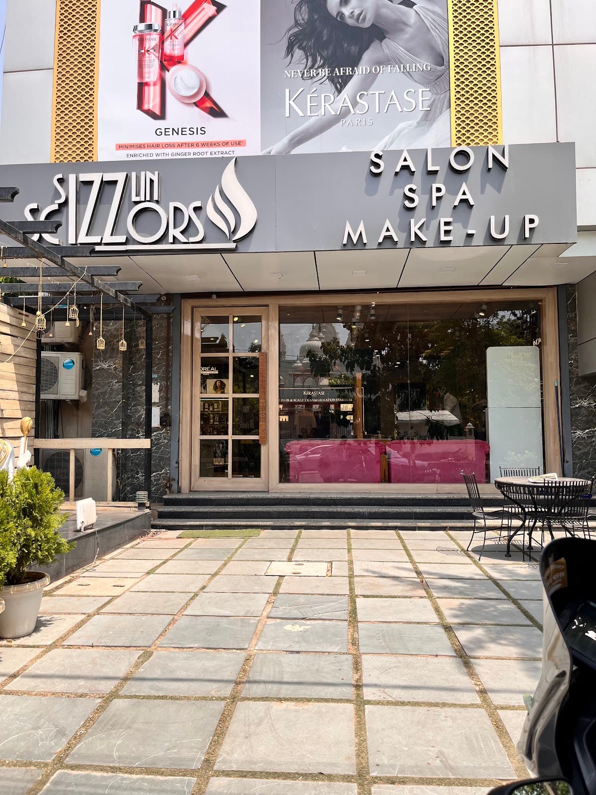 Sizzlin Gold | Sizzlin Scizzors (Malviya Nagar)
