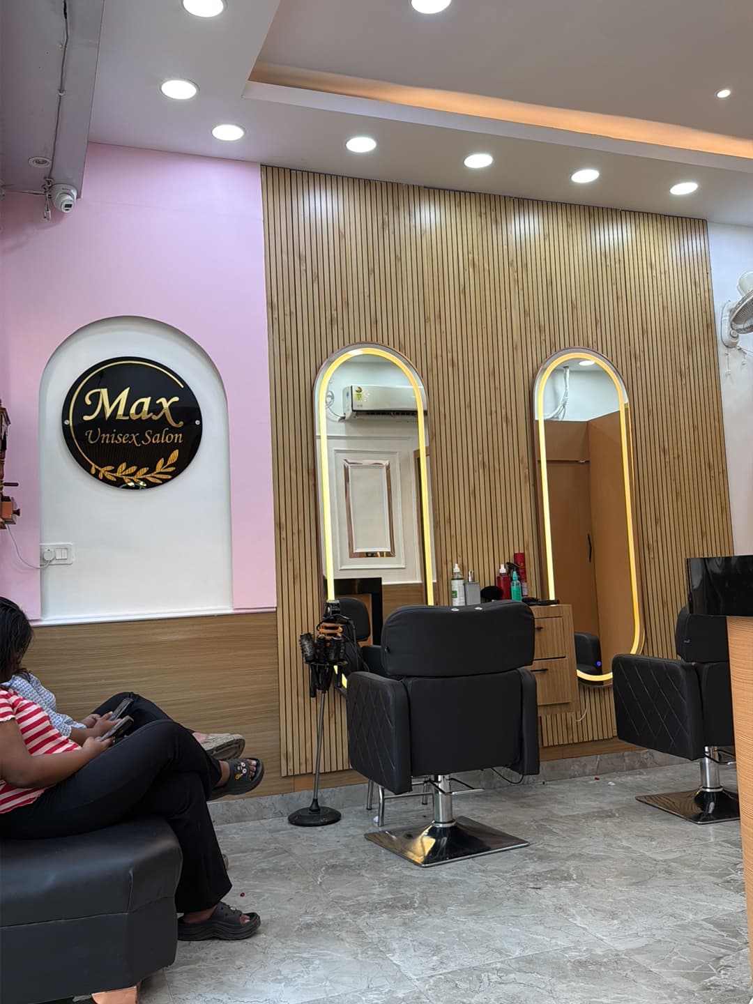 Max Unisex Salon