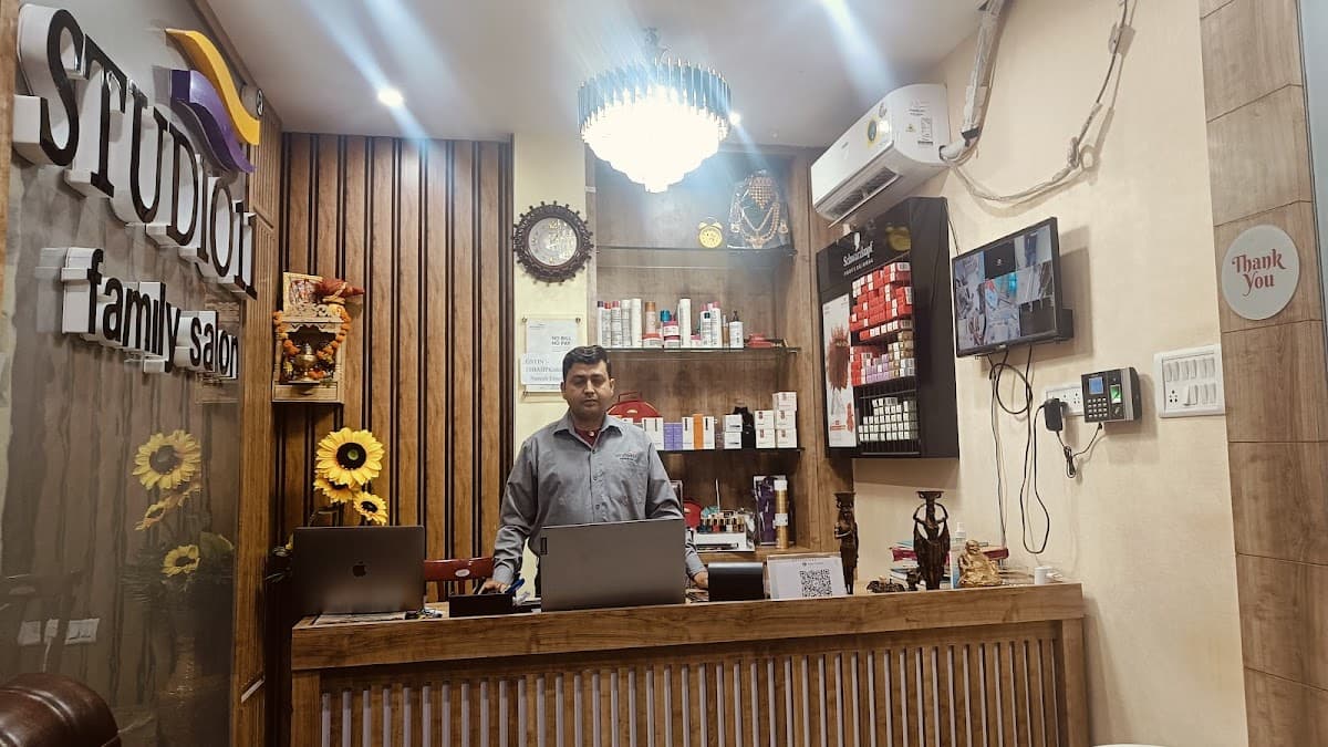 Raj Studio 11