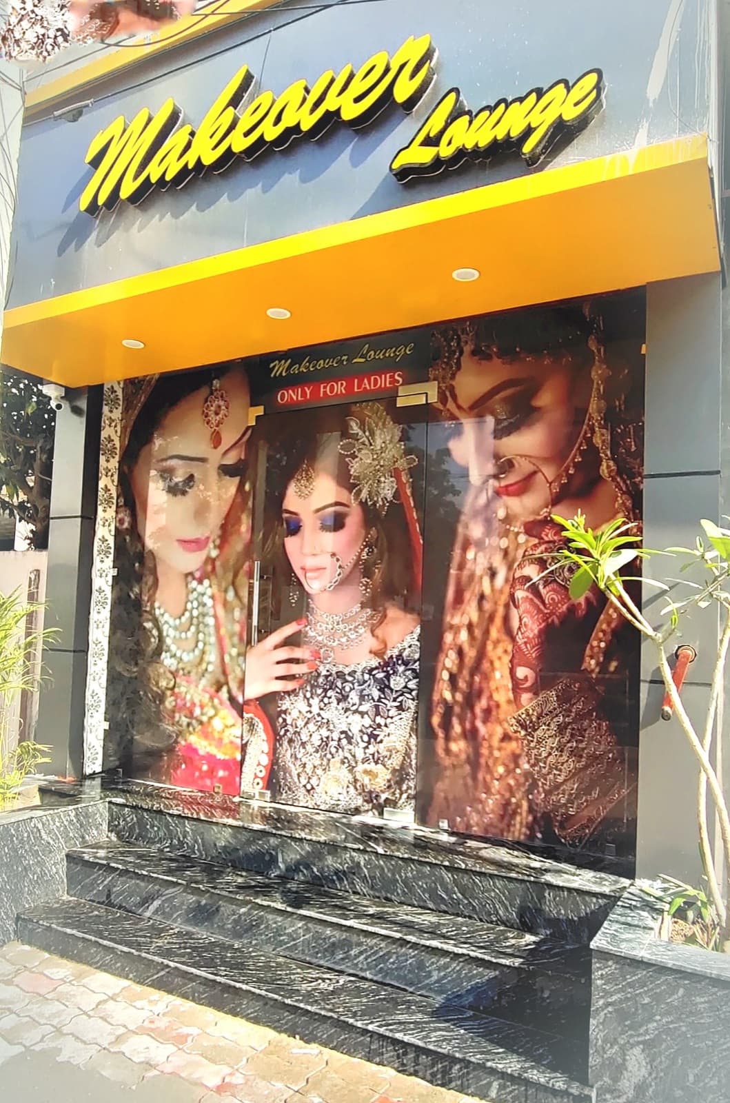 Makeover Lounge