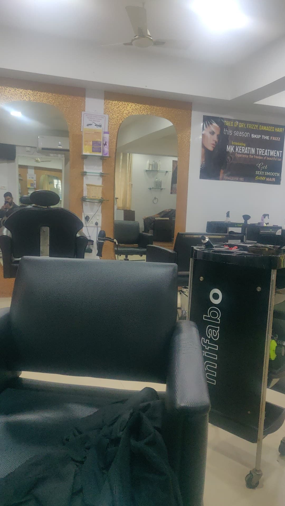Tresses Magic Unisex Salon