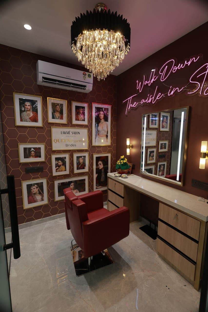 Lakme Salon Adajan