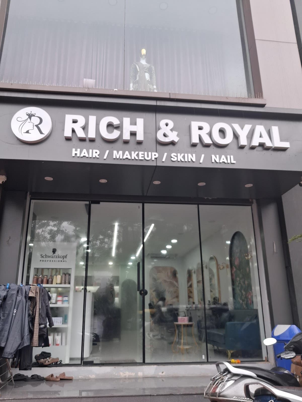 Rich N Royal Salon - Sarthana Jakatnaka