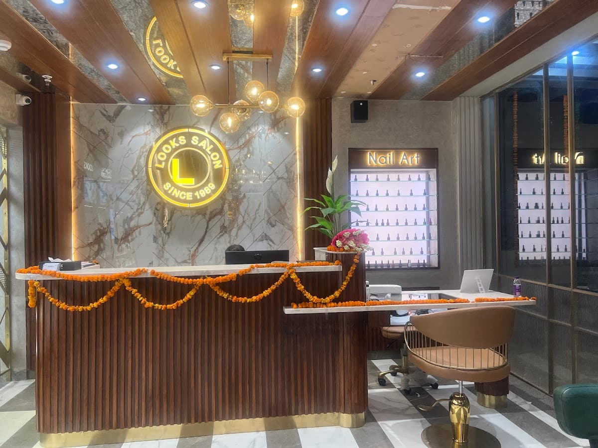 Looks Salon Noida-20