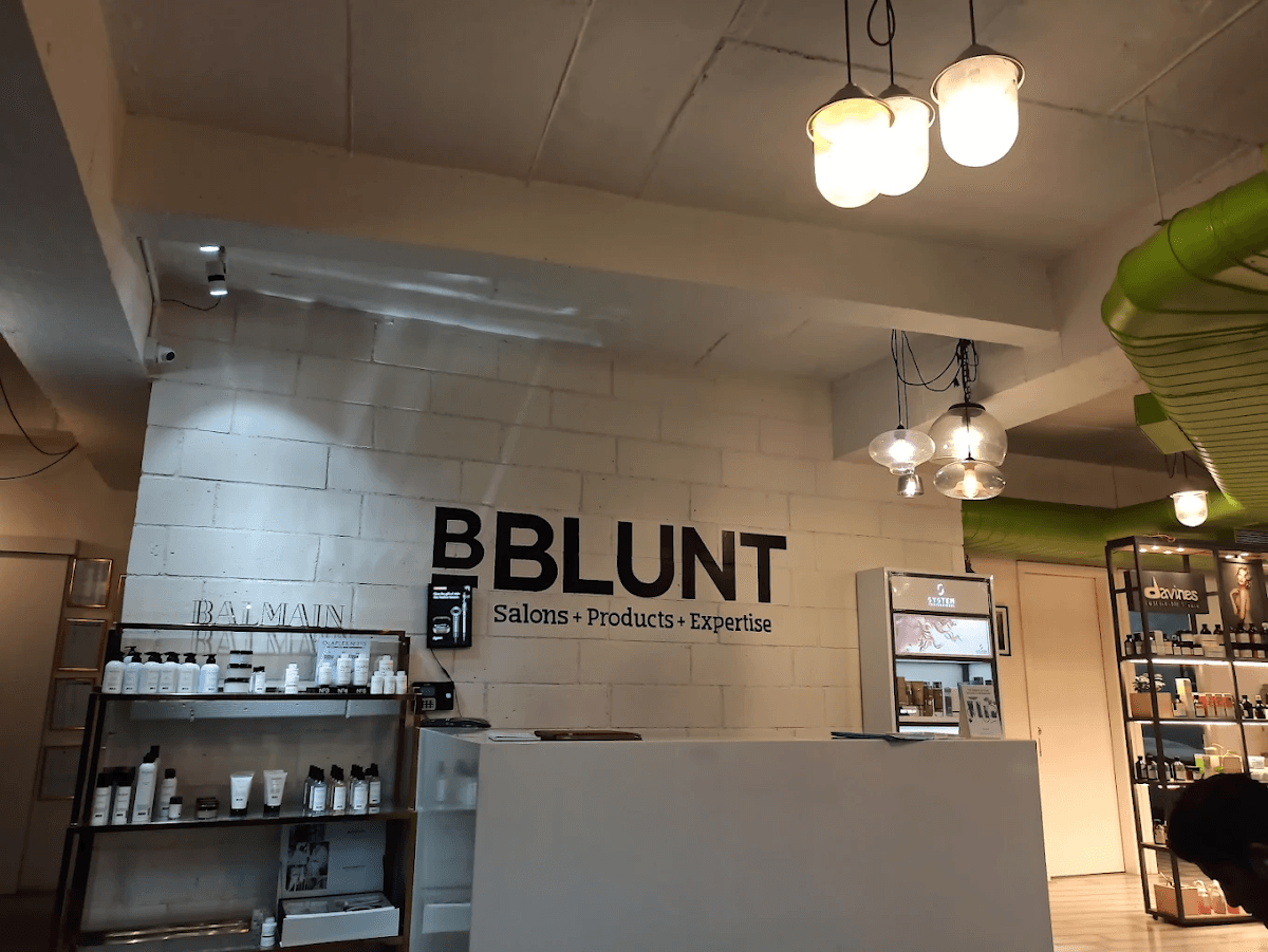 BBLUNT Salon - R.M.V. 2nd Stage, Bengaluru