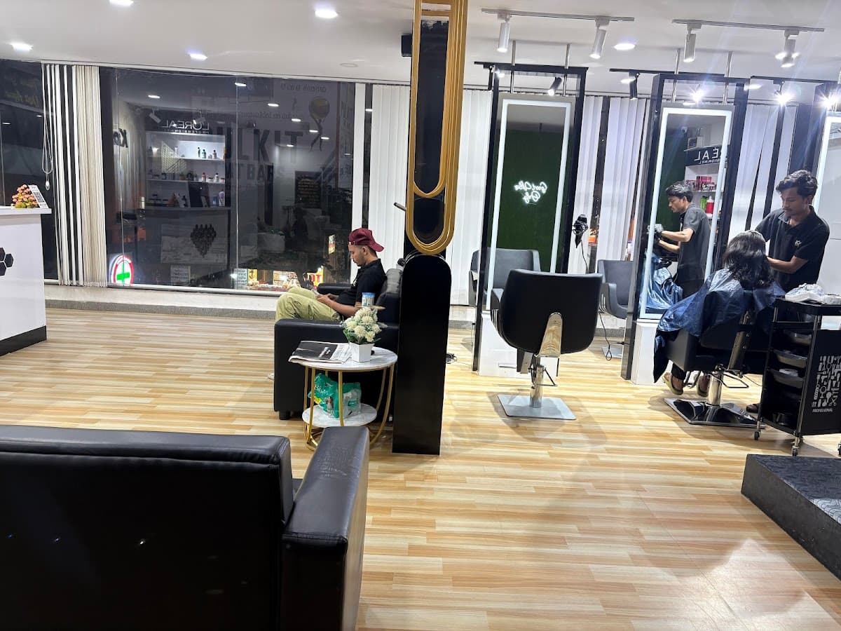 KnoX Unisex Salon Kodipalya