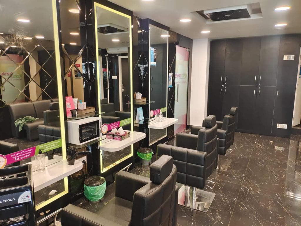 Green Trends Unisex Hair & Style Salon