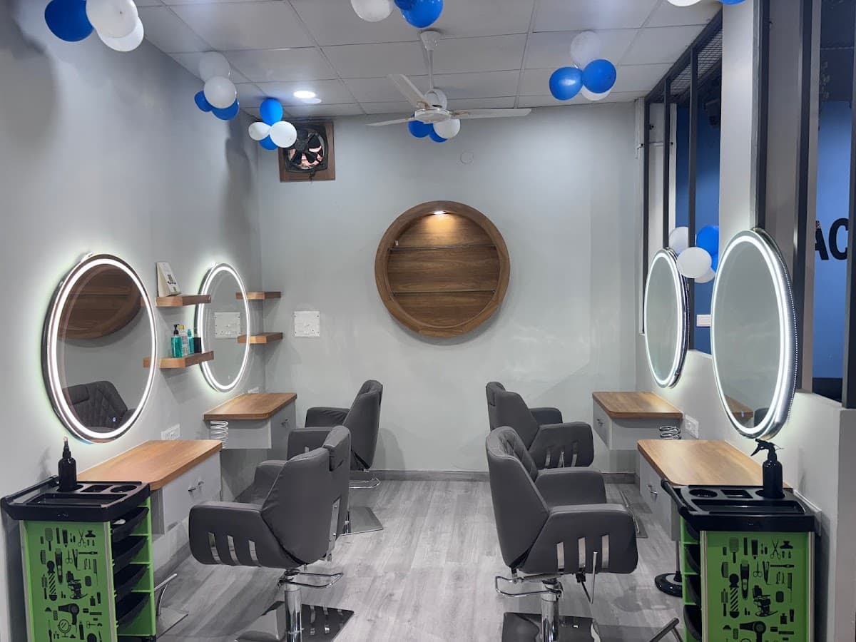 BLACK SCISSOR LUXURY SALON