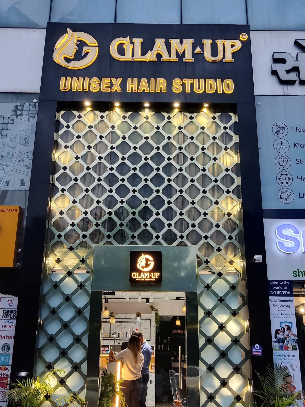 Glam-Up Unisex Hair Studio