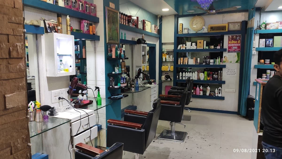 Fayyas Salon Makeup artist | Bridal makeup artist | Hair Salon in Jaipur