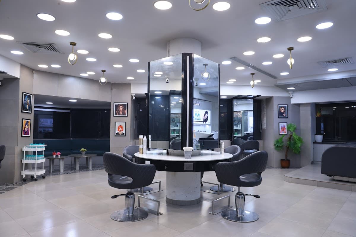 Bonanza Ladies salon parle point surat