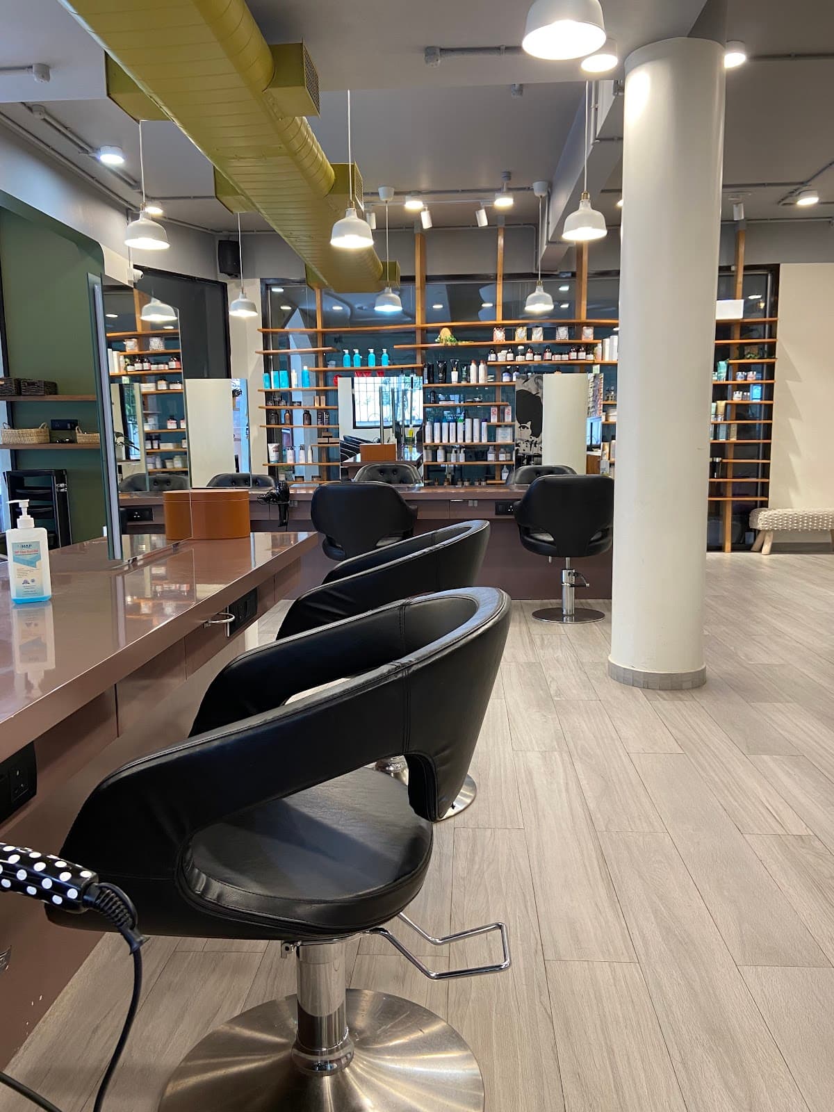 BBLUNT Salon - Magrath Road, Bengaluru