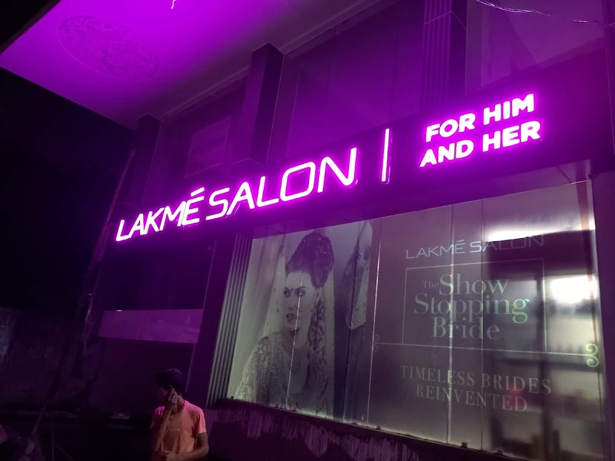 Lakme Salon For Him and Her in Bariatu,Ranchi