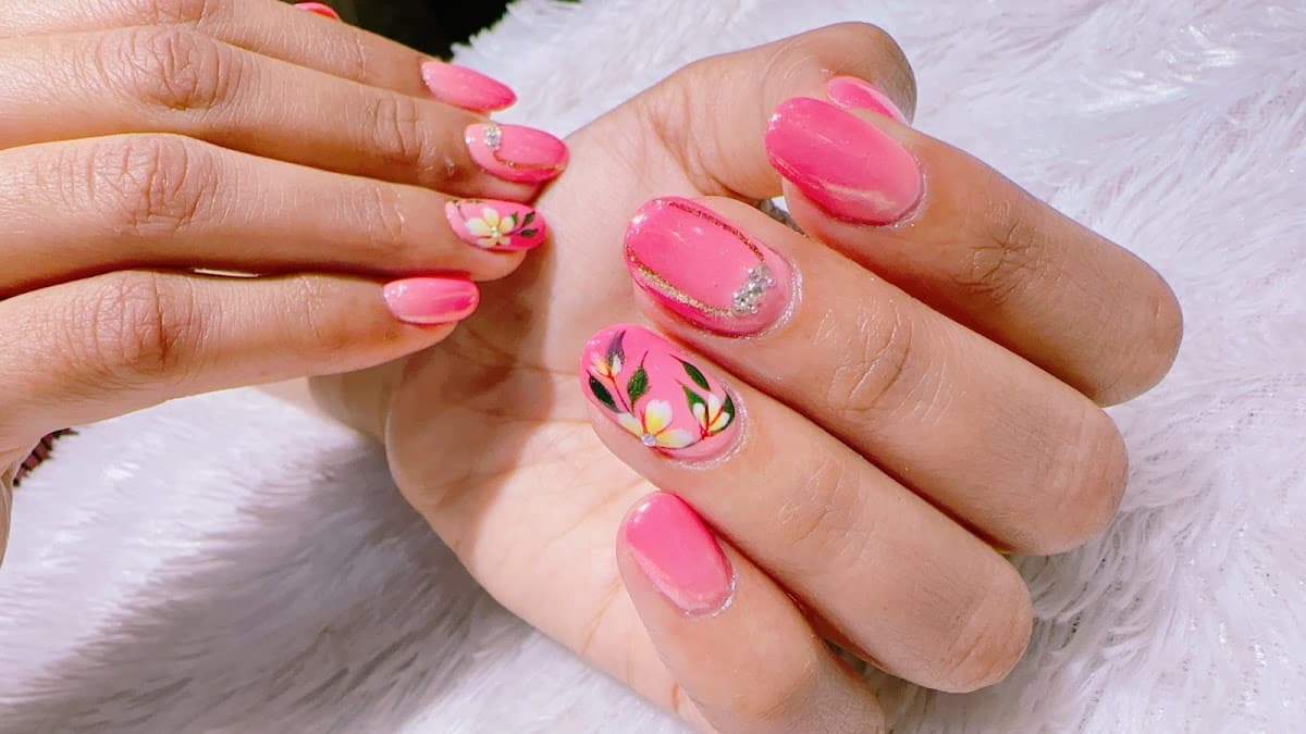 𝗡𝗔𝗜𝗟 𝗭𝗢𝗡𝗘 𝗯𝘆 𝗗𝗥. 𝗧𝗥𝗨𝗣𝗧𝗜 - Best Nail Extension | Acrylic Nails | Gel Polish | Nail Art | Nail Art Course & Academy in Surat