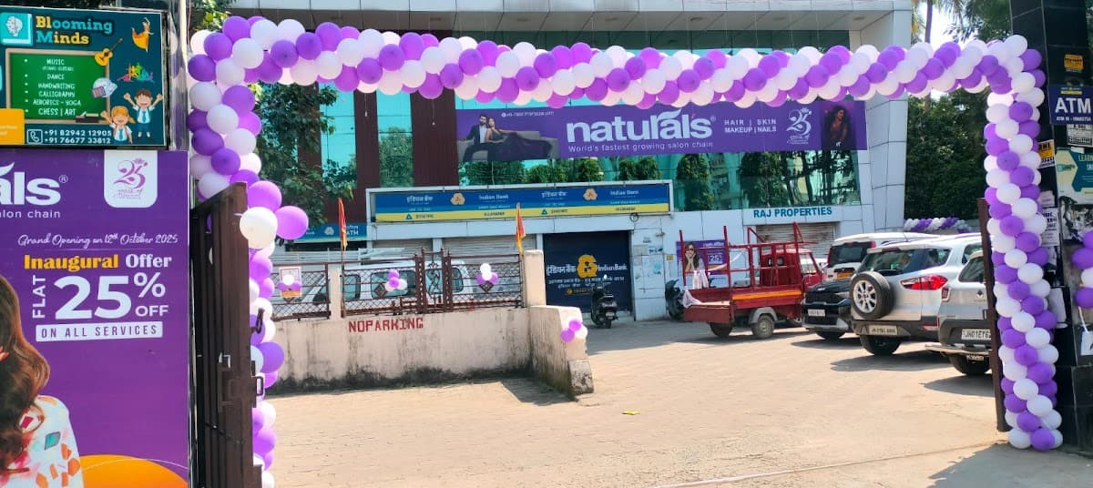 Naturals Salon