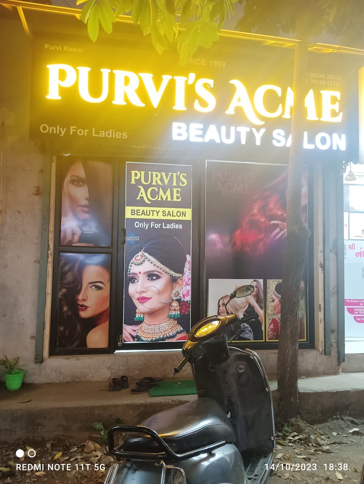 Purvi's Acme Beauty Salon