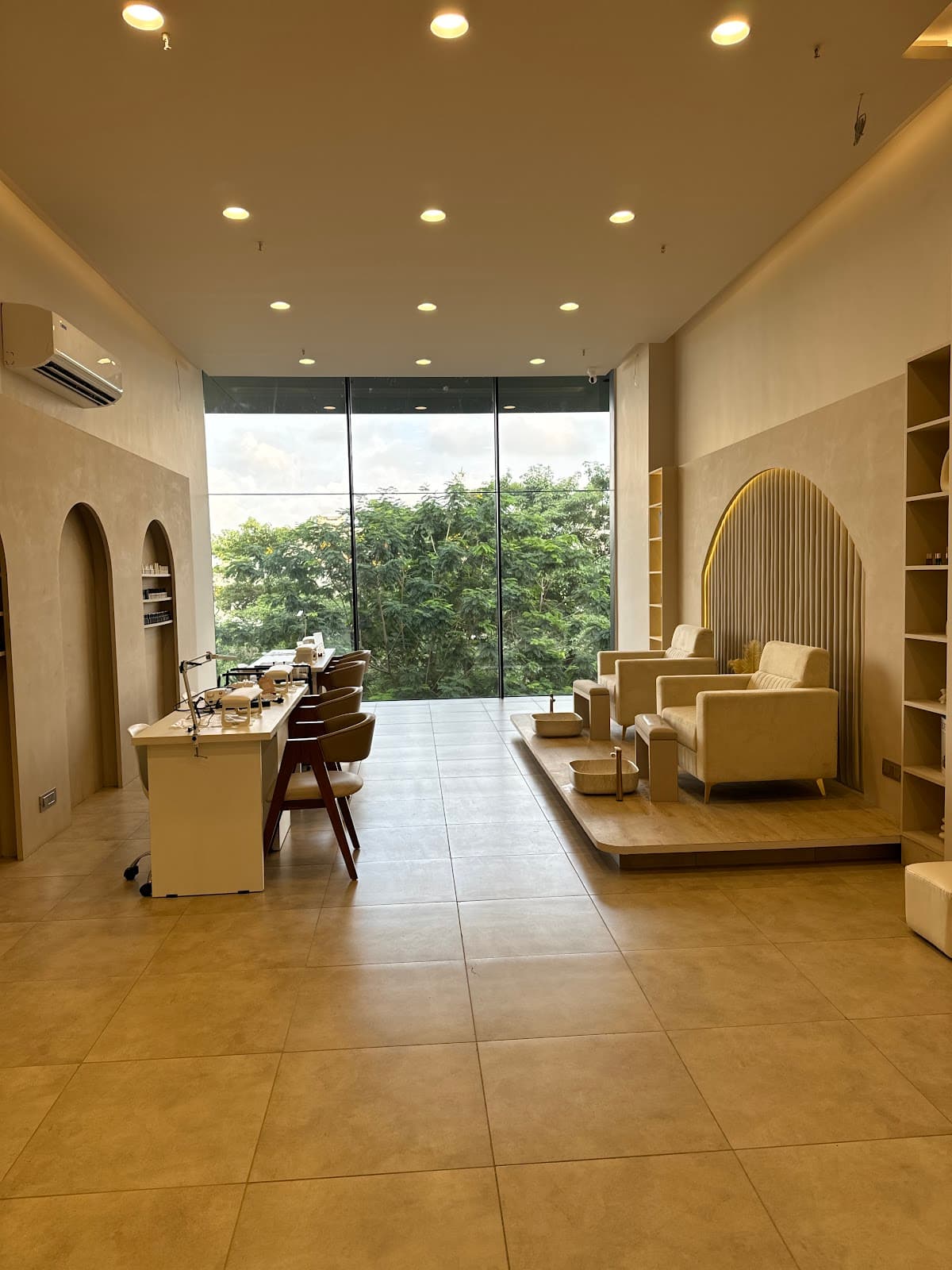 SEVEN nails Studio & Academy