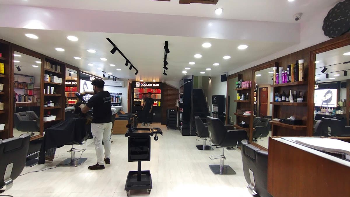 LM REBORN SALON
