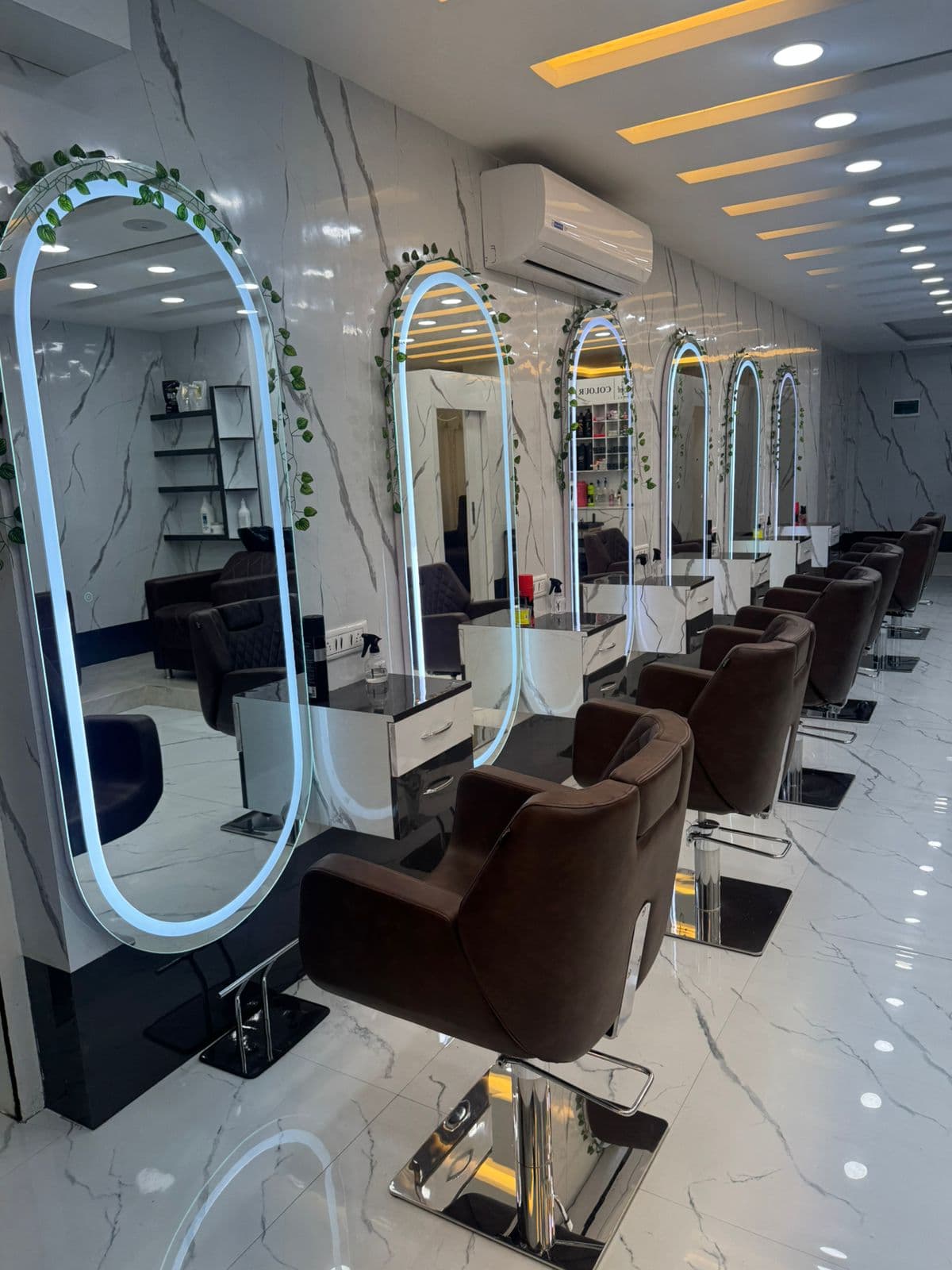 Renzo Unisex Salon Yelahanka