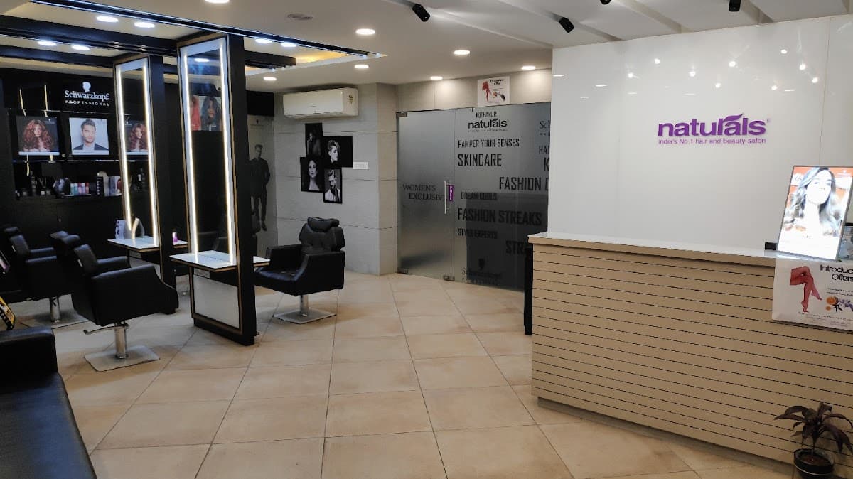 Naturals Salon Kothanur