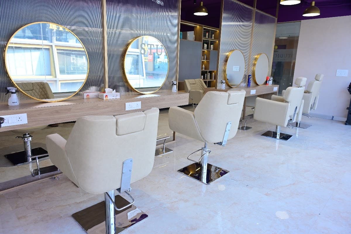 STUDIO11 Family Salon Electronic City
