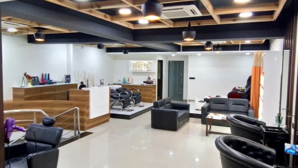 F Unisex Salon