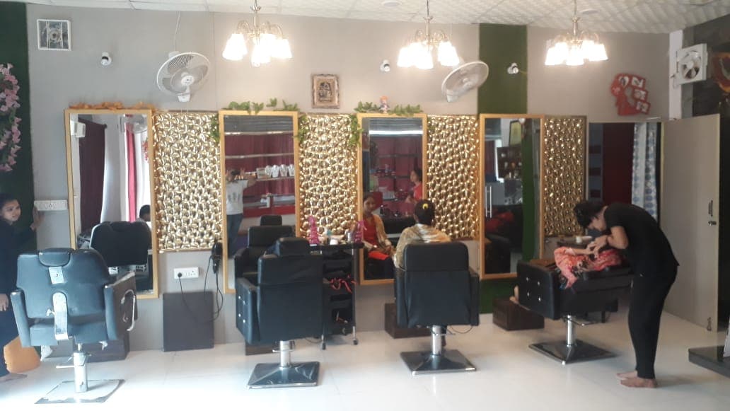 Prachi Beauty Parlour