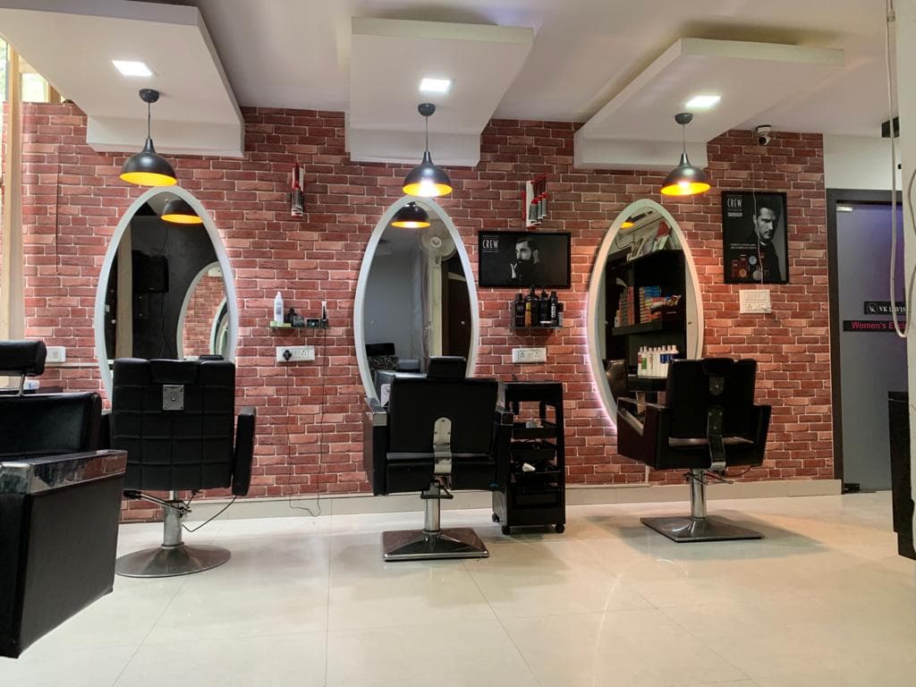 VK Lavish Unisex Salon