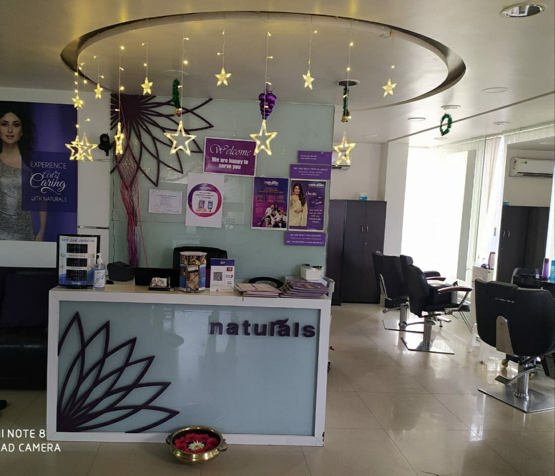 Naturals Salon