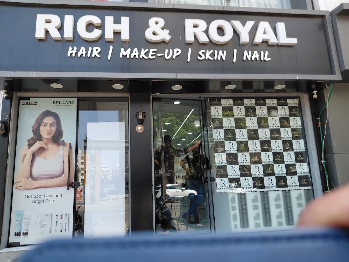 Rich & Royal Makeup & Hair Salon (surat)