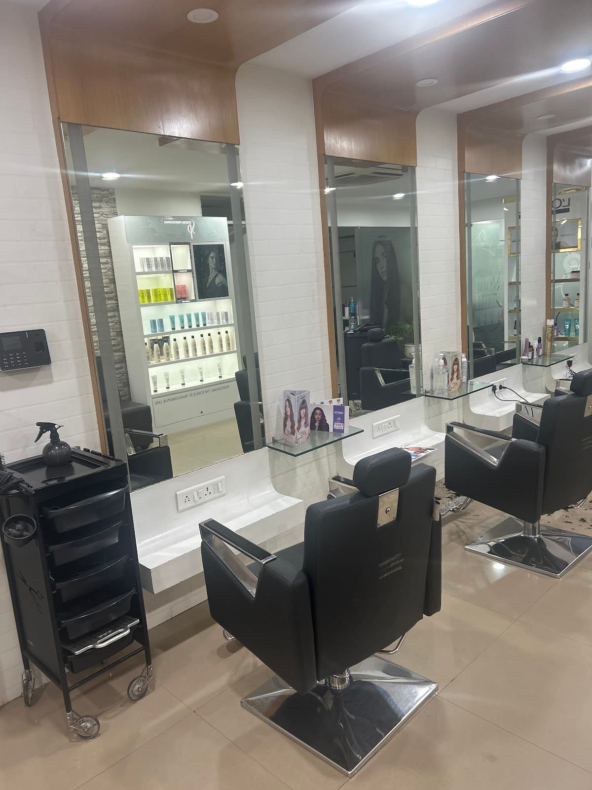 Naturals Salon