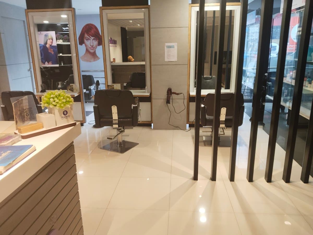 Naturals Salon & Spa