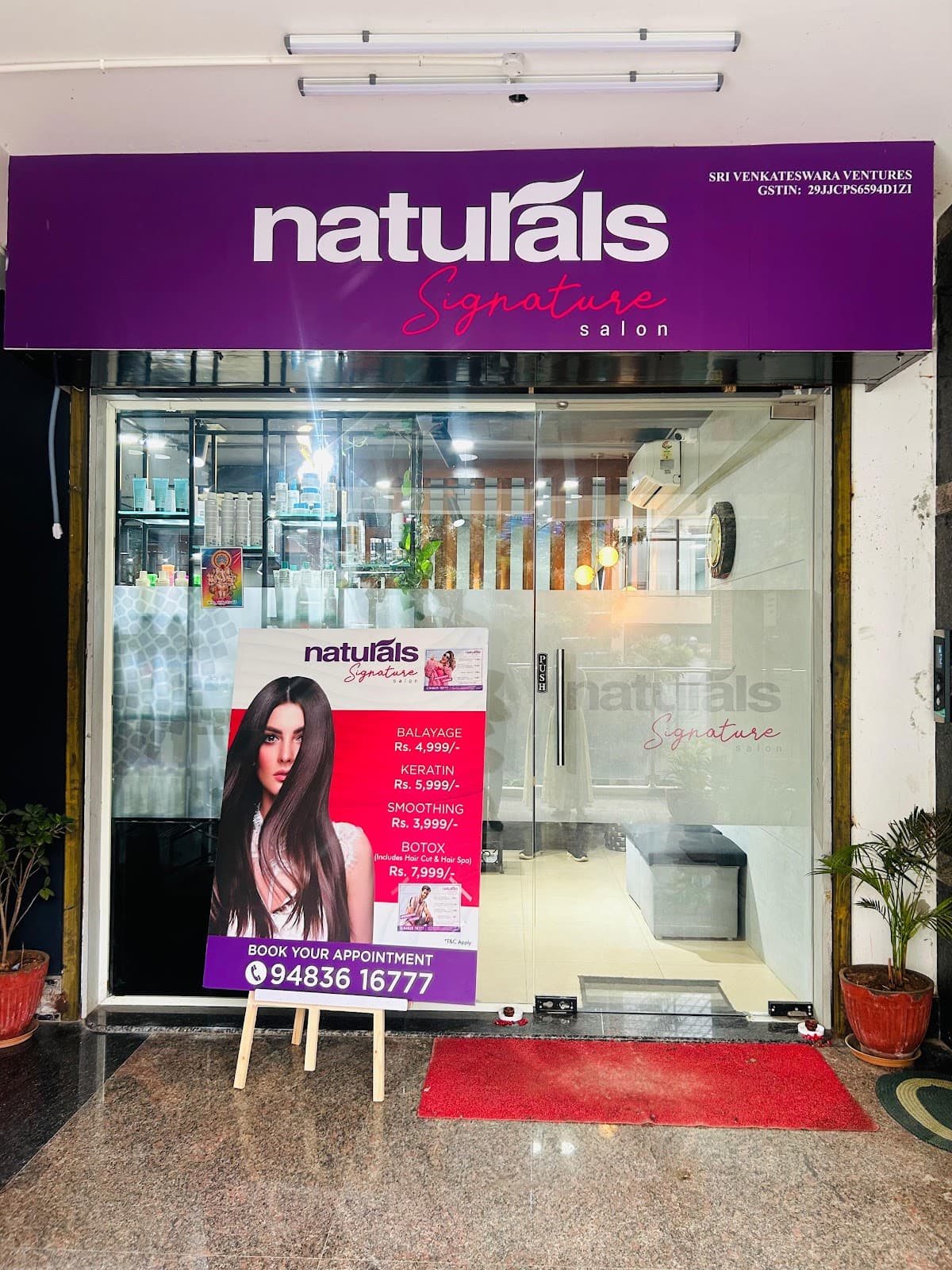 Naturals Signature Salon Kasavanahalli