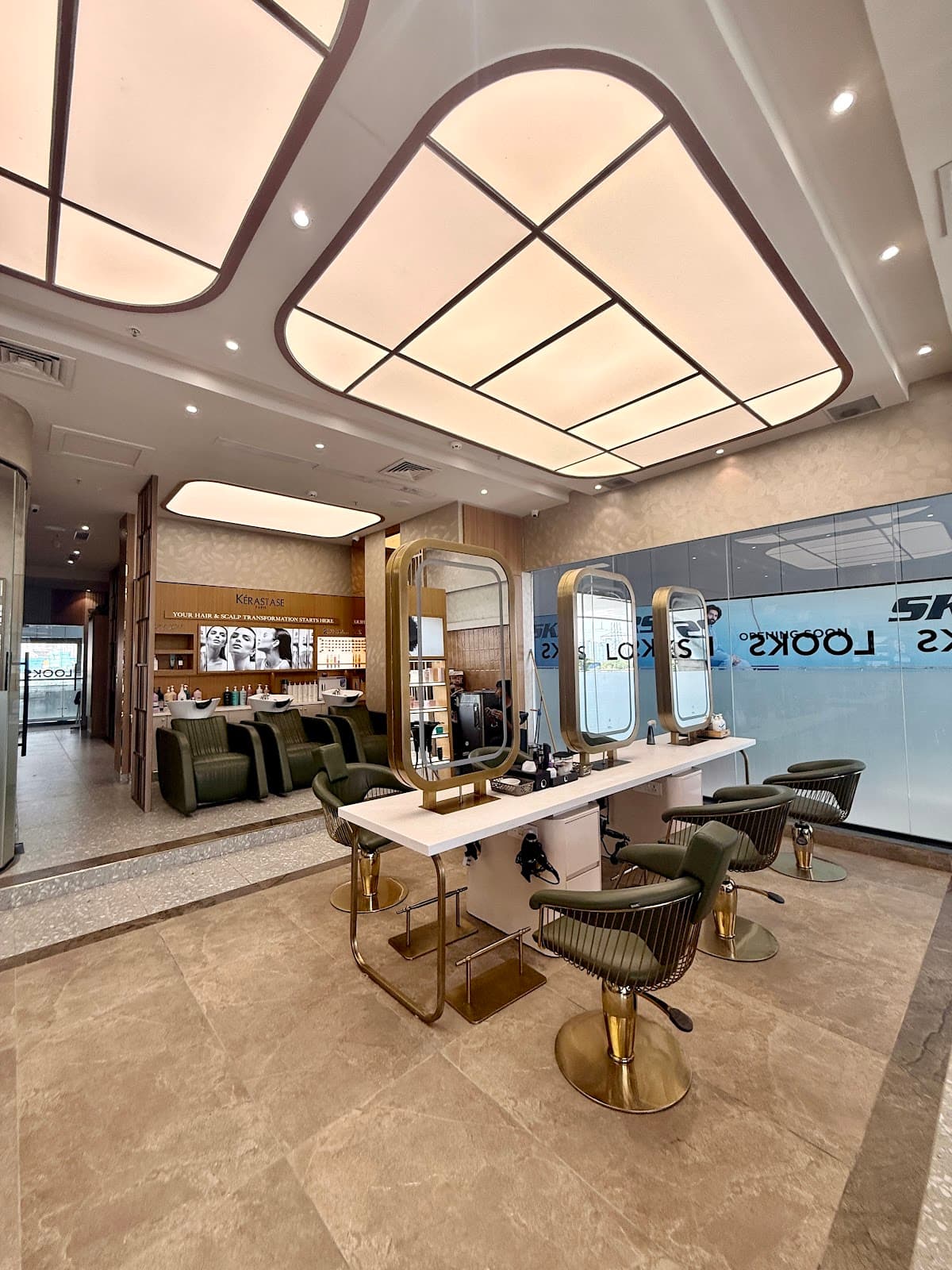 Looks Salon, Artha Mart, Greater Noida